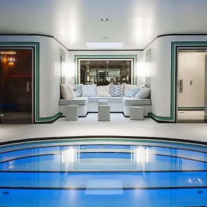 Eiffel Blomet Hotell